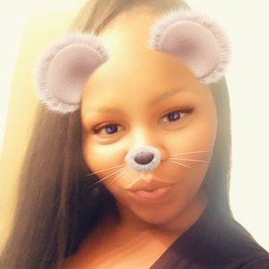 Meet your Posher, Jakia